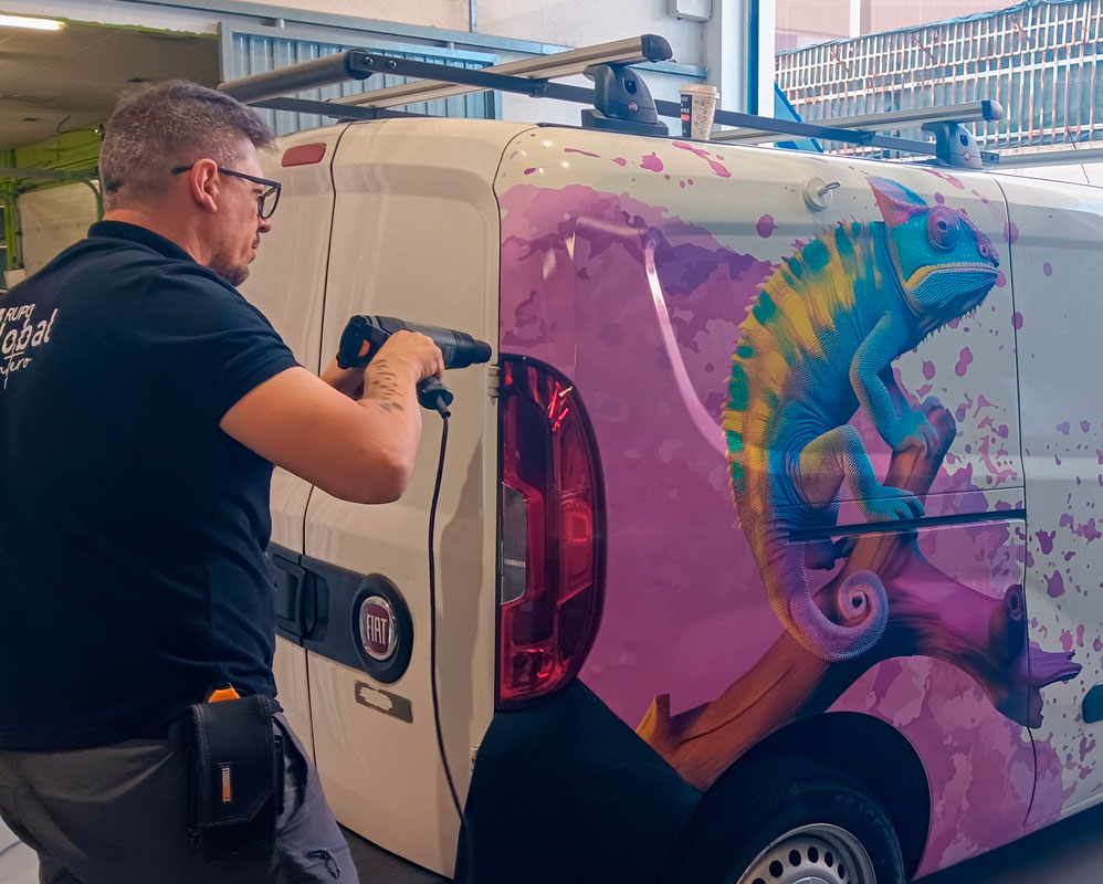 Furgoneta corporativa: antes, después y todo el proceso | Global Montero